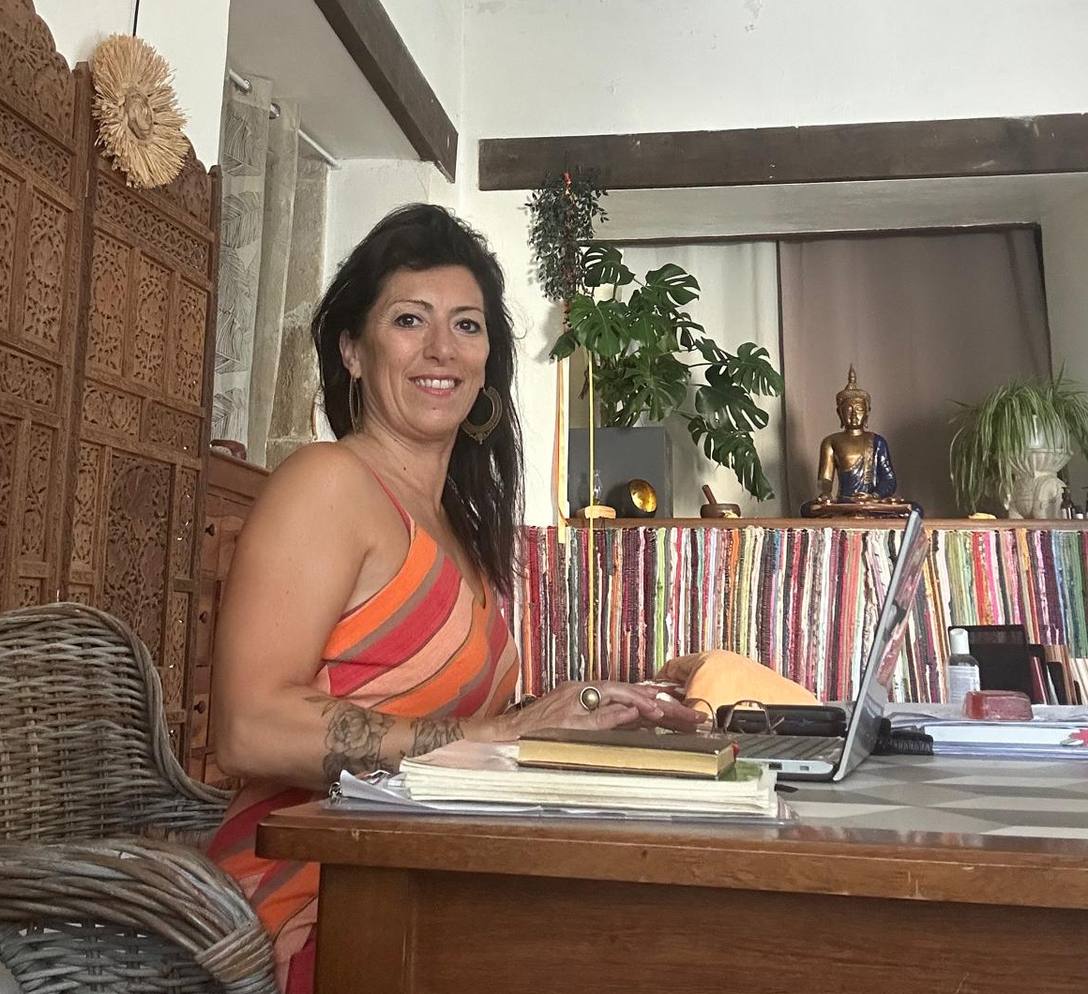 Séverine Barnier en consultation naturopathique à distance, en visio depuis son cabinet